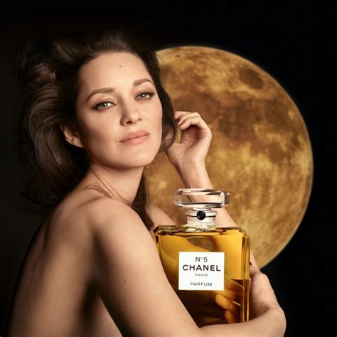 who is in the new chanel advert|Chanel No. 5 Paris TV Spot, 'A Rendez.